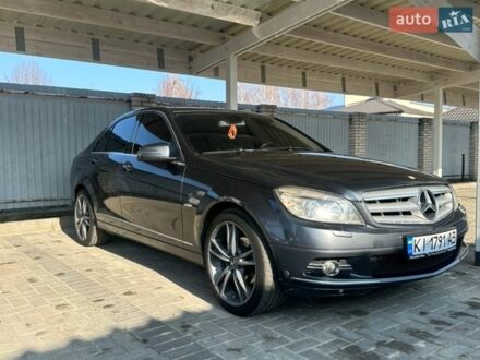 Серый Мерседес Ц-Класс, объемом двигателя 2.2 л и пробегом 398 тыс. км за 9500 $, фото 1 на Automoto.ua