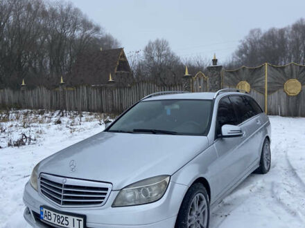 Серый Мерседес Ц-Класс, объемом двигателя 2.2 л и пробегом 300 тыс. км за 7500 $, фото 1 на Automoto.ua
