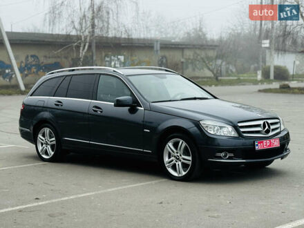 Серый Мерседес Ц-Класс, объемом двигателя 2.2 л и пробегом 304 тыс. км за 8700 $, фото 1 на Automoto.ua
