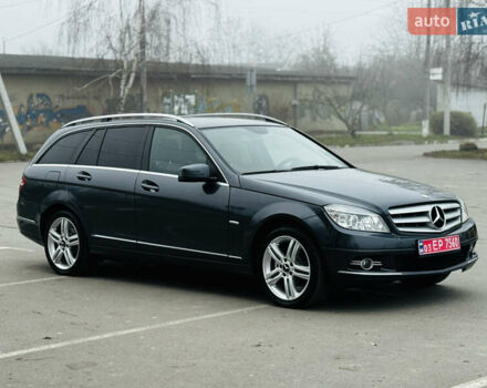 Сірий Мерседес Ц-Клас, об'ємом двигуна 2.2 л та пробігом 304 тис. км за 8700 $, фото 1 на Automoto.ua
