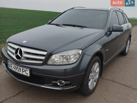 Серый Мерседес Ц-Класс, объемом двигателя 2.14 л и пробегом 280 тыс. км за 9000 $, фото 1 на Automoto.ua