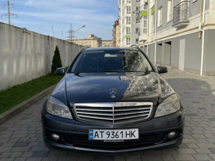 Серый Мерседес Ц-Класс, объемом двигателя 2.15 л и пробегом 430 тыс. км за 7700 $, фото 1 на Automoto.ua