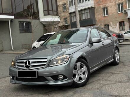 Серый Мерседес Ц-Класс, объемом двигателя 1.8 л и пробегом 217 тыс. км за 7200 $, фото 1 на Automoto.ua