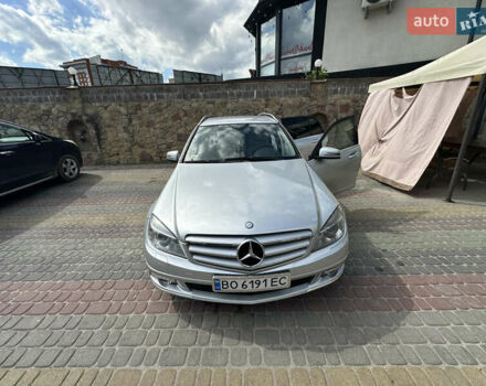 Сірий Мерседес Ц-Клас, об'ємом двигуна 2.2 л та пробігом 275 тис. км за 7500 $, фото 1 на Automoto.ua