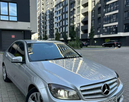 Сірий Мерседес Ц-Клас, об'ємом двигуна 2.14 л та пробігом 335 тис. км за 8999 $, фото 1 на Automoto.ua