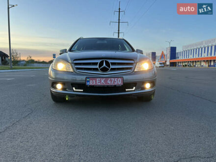 Мерседес Ц-Клас 2010 у Луцьку на Automoto.ua Сірий Мерседес Ц-Клас, об'ємом двигуна 2.2 л та пробігом 204 тис. км за 10200 $, фото 1 на Automoto.ua