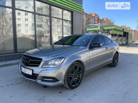 Серый Мерседес Ц-Класс, объемом двигателя 2.1 л и пробегом 264 тыс. км за 11900 $, фото 1 на Automoto.ua
