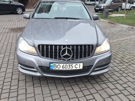 Серый Мерседес Ц-Класс, объемом двигателя 2.15 л и пробегом 243 тыс. км за 10900 $, фото 1 на Automoto.ua