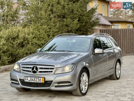 Мерседес Ц-Клас 2011 у Старокостянтинів на Automoto.ua Сірий Мерседес Ц-Клас, об'ємом двигуна 1.8 л та пробігом 155 тис. км за 11700 $, фото 1 на Automoto.ua