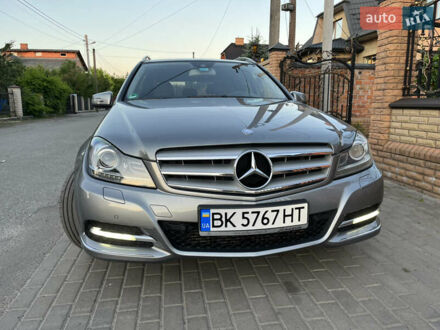 Мерседес Ц-Клас 2011 у Луцьку на Automoto.ua Сірий Мерседес Ц-Клас, об'ємом двигуна 2.2 л та пробігом 200 тис. км за 12500 $, фото 1 на Automoto.ua