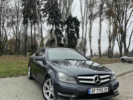 Серый Мерседес Ц-Класс, объемом двигателя 1.8 л и пробегом 260 тыс. км за 13500 $, фото 1 на Automoto.ua