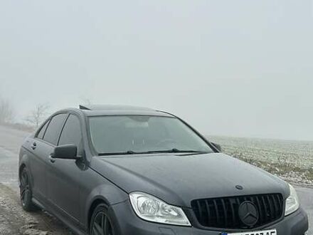 Серый Мерседес Ц-Класс, объемом двигателя 1.8 л и пробегом 185 тыс. км за 10400 $, фото 1 на Automoto.ua