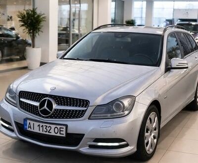 Сірий Мерседес Ц-Клас, об'ємом двигуна 2.14 л та пробігом 305 тис. км за 11500 $, фото 1 на Automoto.ua