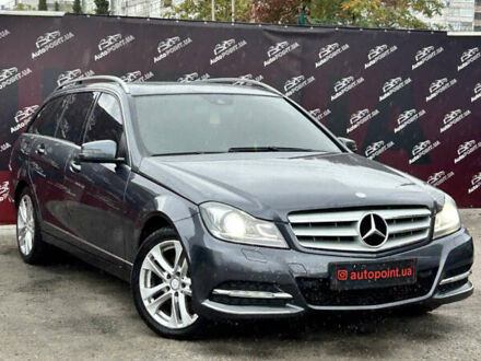 Серый Мерседес Ц-Класс, объемом двигателя 2.99 л и пробегом 366 тыс. км за 12700 $, фото 1 на Automoto.ua