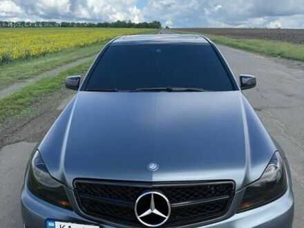 Сірий Мерседес Ц-Клас, об'ємом двигуна 1.8 л та пробігом 260 тис. км за 9200 $, фото 1 на Automoto.ua
