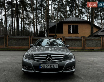 Серый Мерседес Ц-Класс, объемом двигателя 2.2 л и пробегом 288 тыс. км за 10800 $, фото 1 на Automoto.ua
