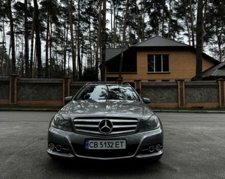 Серый Мерседес Ц-Класс, объемом двигателя 2.2 л и пробегом 288 тыс. км за 10800 $, фото 1 на Automoto.ua
