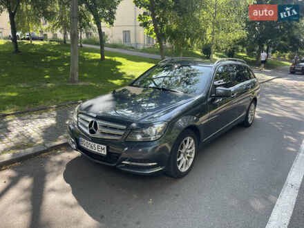 Мерседес Ц-Клас 2013 у Києві на Automoto.ua Сірий Мерседес Ц-Клас, об'ємом двигуна 2.15 л та пробігом 299 тис. км за 12500 $, фото 1 на Automoto.ua