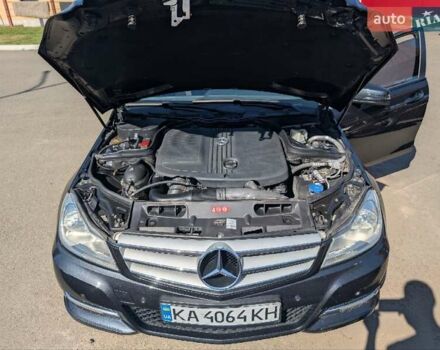 Серый Мерседес Ц-Класс, объемом двигателя 2.14 л и пробегом 210 тыс. км за 13000 $, фото 1 на Automoto.ua