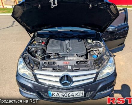 Серый Мерседес Ц-Класс, объемом двигателя 2.1 л и пробегом 210 тыс. км за 13000 $, фото 1 на Automoto.ua