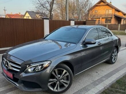 Серый Мерседес Ц-Класс, объемом двигателя 2 л и пробегом 214 тыс. км за 19000 $, фото 1 на Automoto.ua