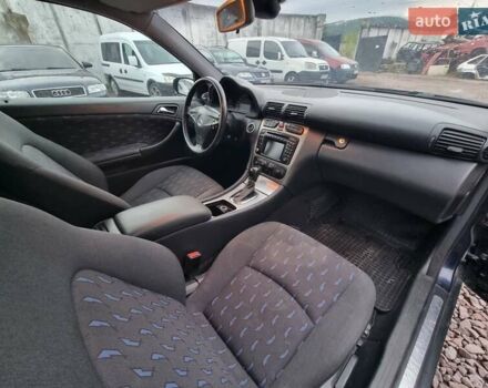 Синий Мерседес Ц-Класс, объемом двигателя 2 л и пробегом 223 тыс. км за 4500 $, фото 11 на Automoto.ua