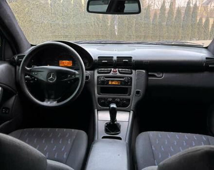 Синий Мерседес Ц-Класс, объемом двигателя 2 л и пробегом 180 тыс. км за 4444 $, фото 30 на Automoto.ua