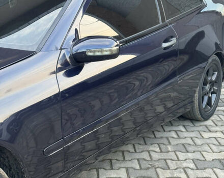 Синий Мерседес Ц-Класс, объемом двигателя 2 л и пробегом 180 тыс. км за 4444 $, фото 2 на Automoto.ua