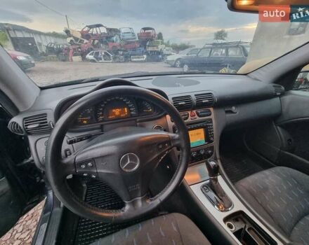 Синий Мерседес Ц-Класс, объемом двигателя 2 л и пробегом 223 тыс. км за 4500 $, фото 34 на Automoto.ua