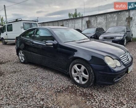 Синий Мерседес Ц-Класс, объемом двигателя 2 л и пробегом 223 тыс. км за 4500 $, фото 25 на Automoto.ua