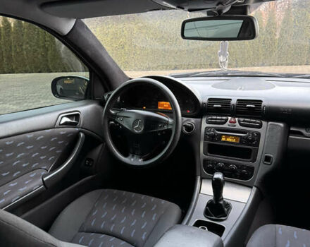 Синий Мерседес Ц-Класс, объемом двигателя 2 л и пробегом 180 тыс. км за 4444 $, фото 29 на Automoto.ua