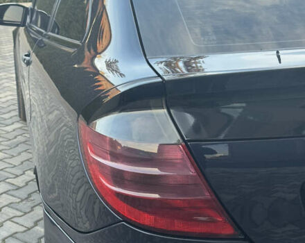 Синий Мерседес Ц-Класс, объемом двигателя 2 л и пробегом 180 тыс. км за 4444 $, фото 8 на Automoto.ua