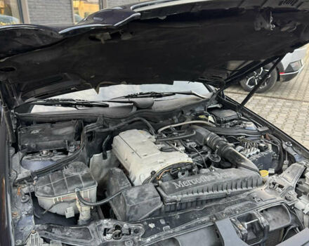 Синий Мерседес Ц-Класс, объемом двигателя 2 л и пробегом 180 тыс. км за 4444 $, фото 35 на Automoto.ua