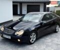 Синій Мерседес Ц-Клас, об'ємом двигуна 2 л та пробігом 230 тис. км за 3750 $, фото 1 на Automoto.ua