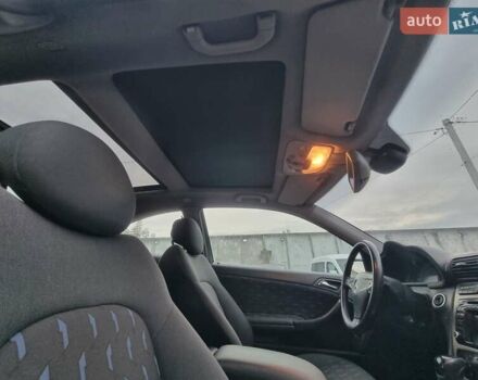 Синий Мерседес Ц-Класс, объемом двигателя 2 л и пробегом 223 тыс. км за 4500 $, фото 9 на Automoto.ua