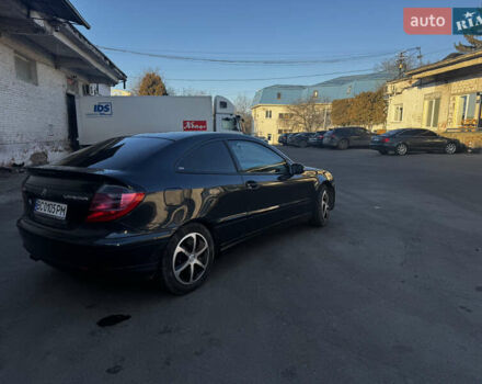 Синий Мерседес Ц-Класс, объемом двигателя 1.8 л и пробегом 200 тыс. км за 4900 $, фото 4 на Automoto.ua