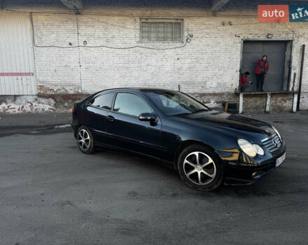 Синий Мерседес Ц-Класс, объемом двигателя 1.8 л и пробегом 200 тыс. км за 4900 $, фото 3 на Automoto.ua