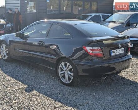 Мерседес Ц-Класс 2005 в Ровно на Automoto.ua Синий Мерседес Ц-Класс, объемом двигателя 2.1 л и пробегом 305 тыс. км за 6450 $, фото 17 на Automoto.ua