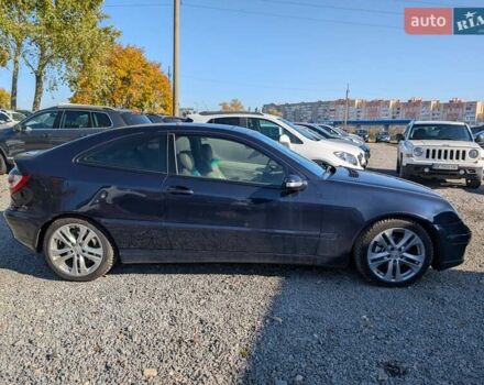 Мерседес Ц-Класс 2005 в Ровно на Automoto.ua Синий Мерседес Ц-Класс, объемом двигателя 2.1 л и пробегом 305 тыс. км за 6450 $, фото 11 на Automoto.ua