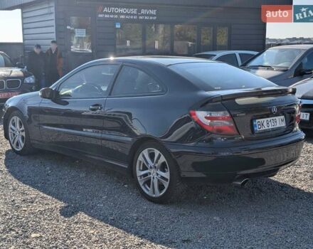 Мерседес Ц-Класс 2005 в Ровно на Automoto.ua Синий Мерседес Ц-Класс, объемом двигателя 2.1 л и пробегом 305 тыс. км за 6450 $, фото 16 на Automoto.ua