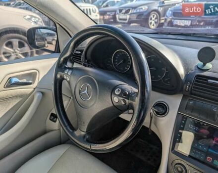 Мерседес Ц-Класс 2005 в Ровно на Automoto.ua Синий Мерседес Ц-Класс, объемом двигателя 2.1 л и пробегом 305 тыс. км за 6450 $, фото 32 на Automoto.ua