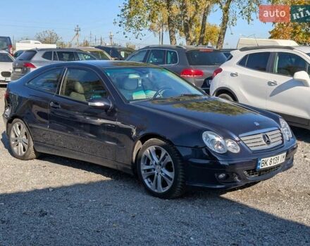 Мерседес Ц-Класс 2005 в Ровно на Automoto.ua Синий Мерседес Ц-Класс, объемом двигателя 2.1 л и пробегом 305 тыс. км за 6450 $, фото 10 на Automoto.ua