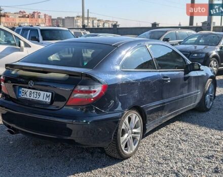 Мерседес Ц-Класс 2005 в Ровно на Automoto.ua Синий Мерседес Ц-Класс, объемом двигателя 2.1 л и пробегом 305 тыс. км за 6450 $, фото 12 на Automoto.ua