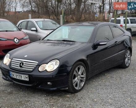 Синій Мерседес Ц-Клас, об'ємом двигуна 2.1 л та пробігом 306 тис. км за 6450 $, фото 1 на Automoto.ua