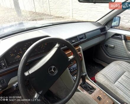 Синій Мерседес Ц-Клас, об'ємом двигуна 0 л та пробігом 333 тис. км за 1550 $, фото 2 на Automoto.ua