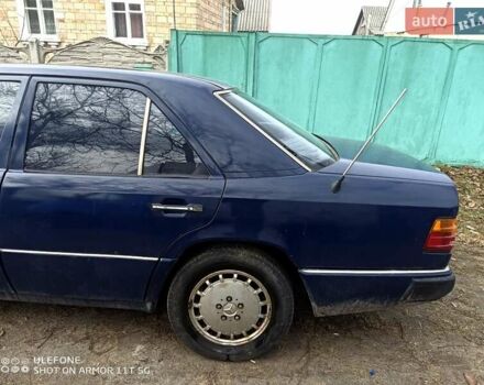 Синій Мерседес Ц-Клас, об'ємом двигуна 0 л та пробігом 333 тис. км за 1550 $, фото 9 на Automoto.ua