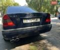 Синий Мерседес Ц-Класс, объемом двигателя 1.8 л и пробегом 300 тыс. км за 2800 $, фото 2 на Automoto.ua