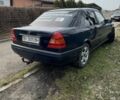 Синий Мерседес Ц-Класс, объемом двигателя 1.8 л и пробегом 240 тыс. км за 2500 $, фото 1 на Automoto.ua