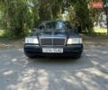 Синий Мерседес Ц-Класс, объемом двигателя 1.8 л и пробегом 300 тыс. км за 2800 $, фото 7 на Automoto.ua