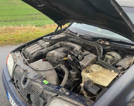 Синий Мерседес Ц-Класс, объемом двигателя 1.8 л и пробегом 444 тыс. км за 999 $, фото 8 на Automoto.ua